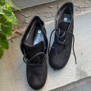 White Mountain Black Lace Up Wedge Boots Suede New Without Box